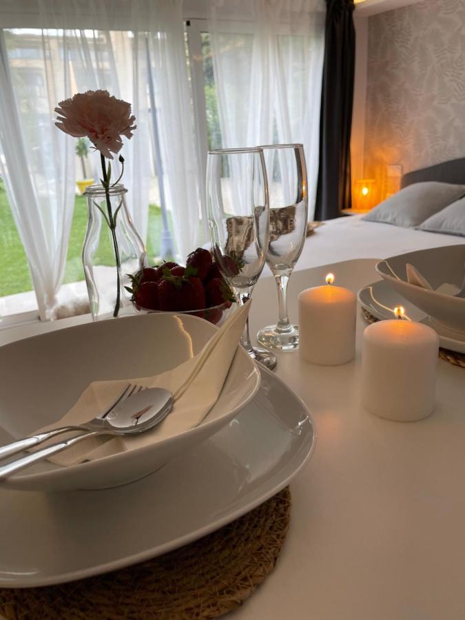 Julia'S Garden Apartment Cuarte de Huerva Екстериор снимка