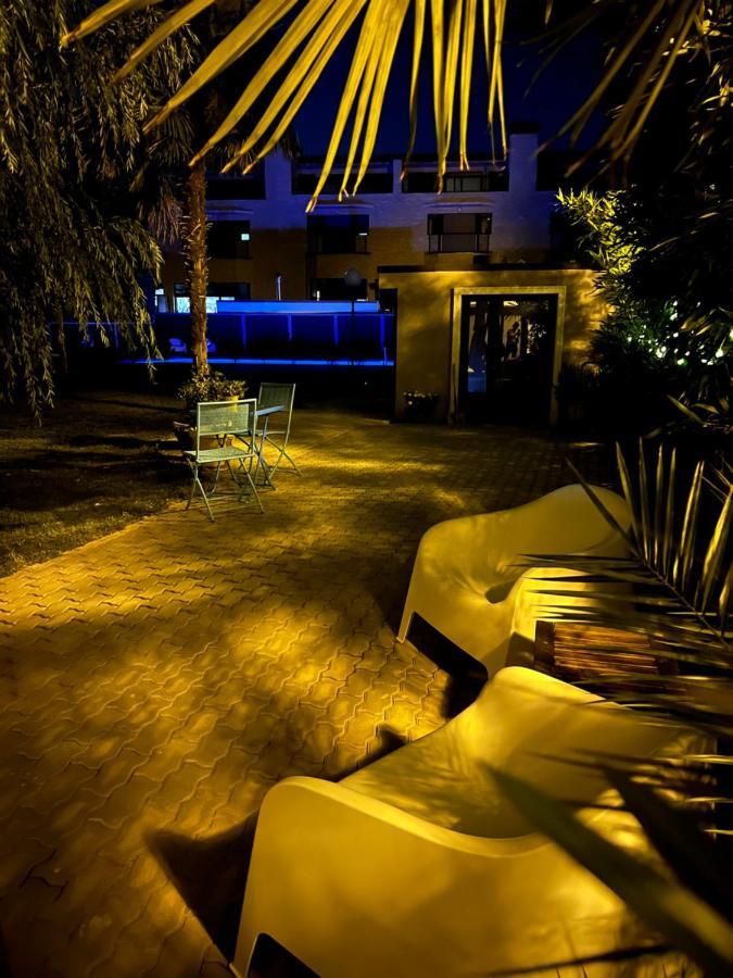 Julia'S Garden Apartment Cuarte de Huerva Екстериор снимка